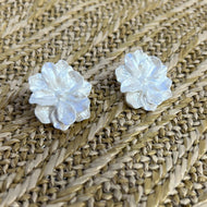 White Flores Sleepy Earrings - YouBoutiquepr