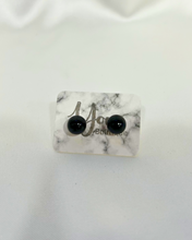 Load image into Gallery viewer, Sleepy earrings
