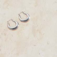 Load image into Gallery viewer, Chunky S/S Hoops
