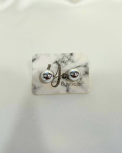 Load image into Gallery viewer, Sleepy earrings
