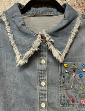 Load image into Gallery viewer, Damdreris Jacket
