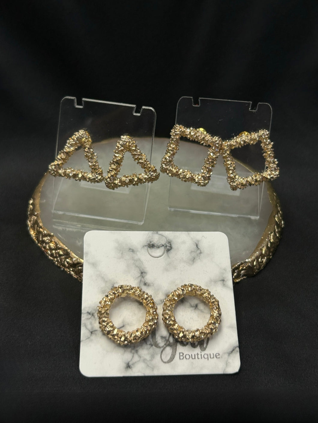 Figures Gold Sleepy Earrings