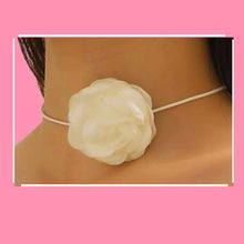 Load image into Gallery viewer, Rose Choker
