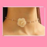 Simple Flower/Pearls Choker