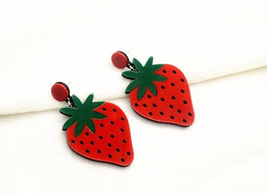 Strawberry Earring - YouBoutiquepr