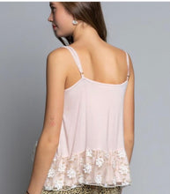 Load image into Gallery viewer, Rose Floral Top
