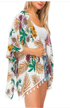 Load image into Gallery viewer, Floral Kimono
