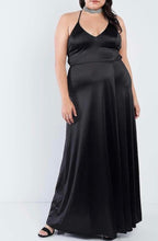 Load image into Gallery viewer, Ursula Maxi Dress
