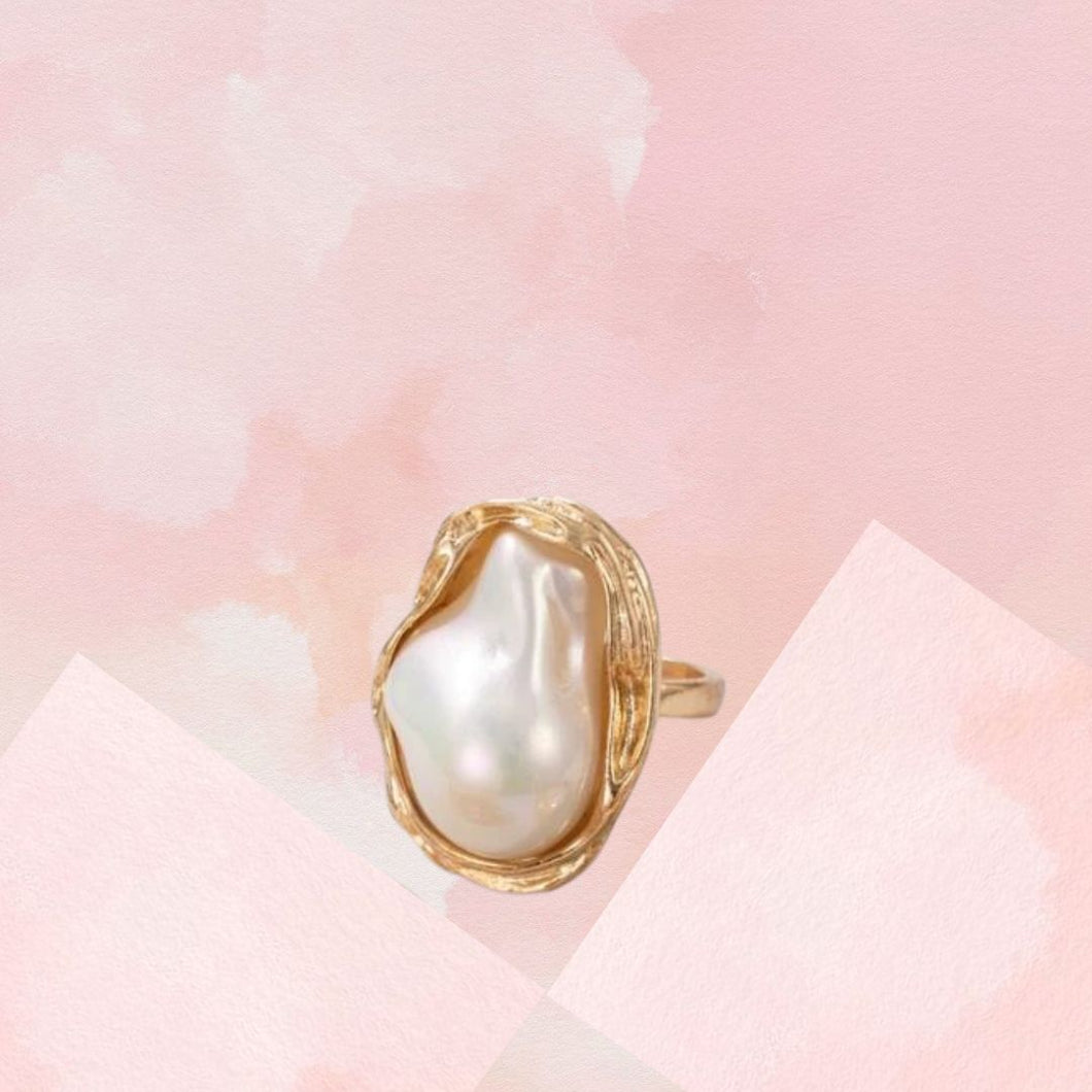 Big Pearl Gold Ring